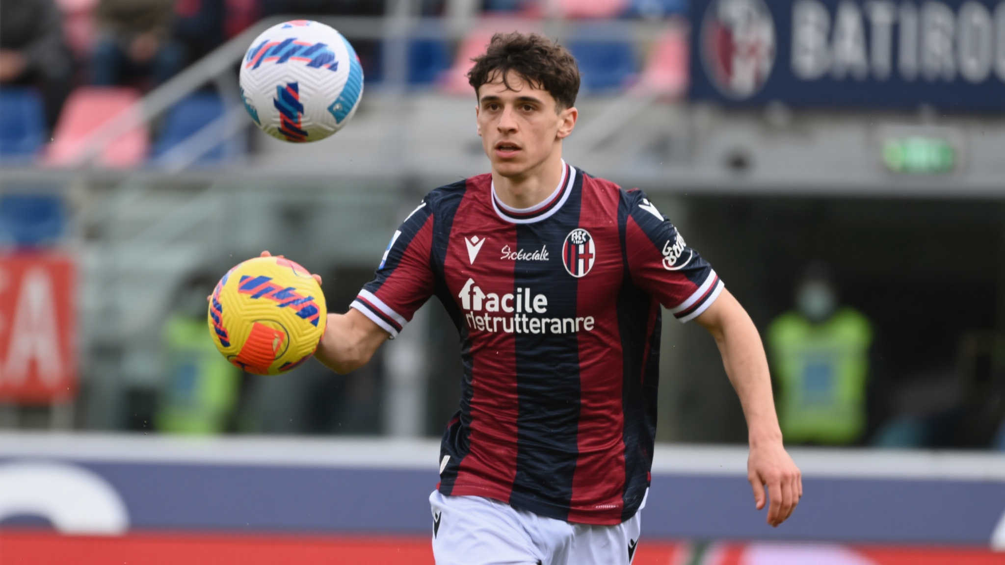 博洛尼亚放弃买断波贝加,球员归属米兰阵营 在分析任何交易决策时,我们首先要理解背后的经济、体